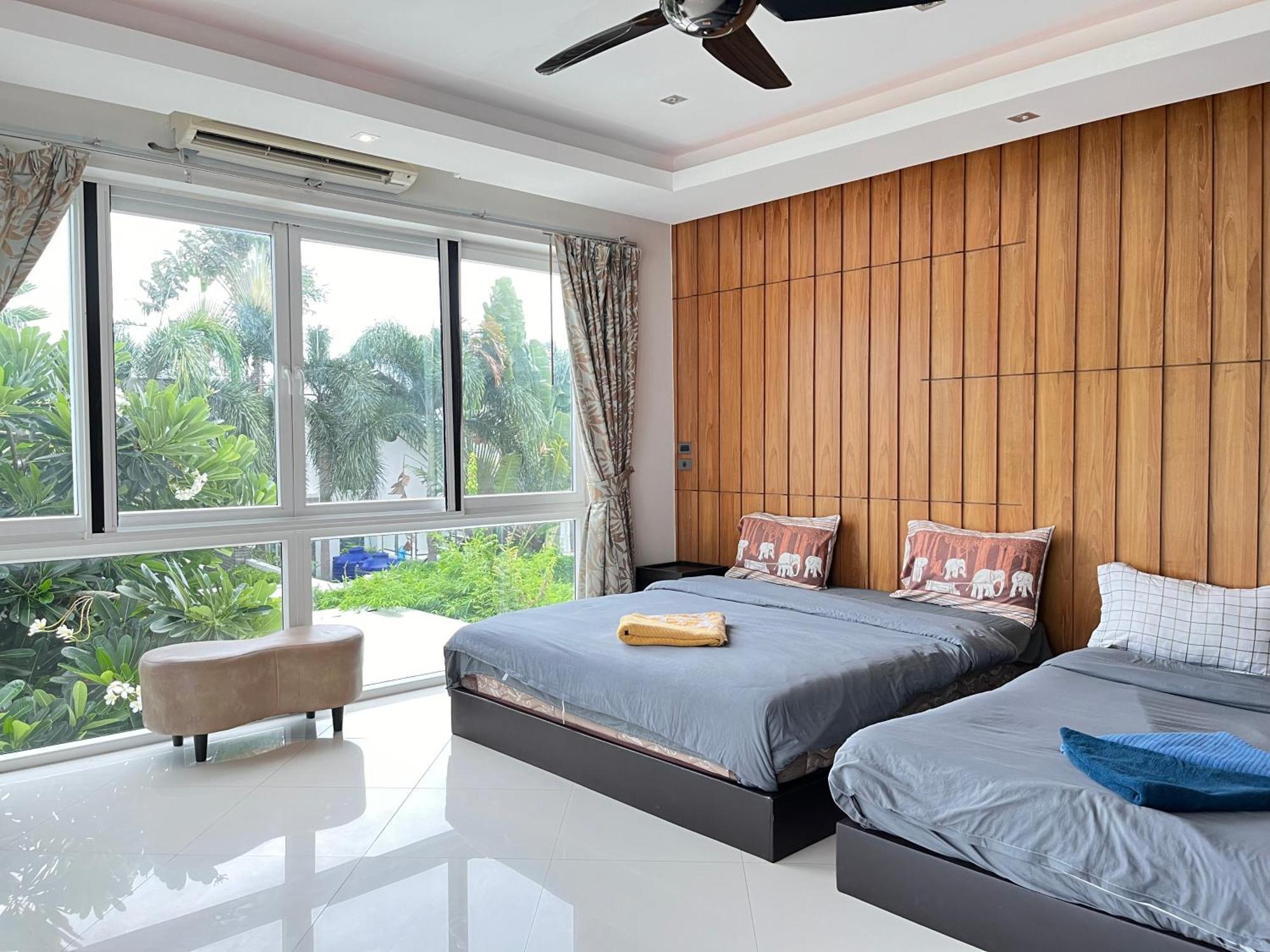 Jomtien Beach 9 Beds Modern Villa Exterior photo